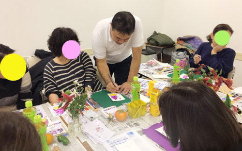 絵手紙教室のようす(2019年12月撮影)